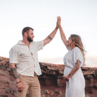Some places feel like they’re on another planet... Lara and Daniel chose to capture this chapter of their lives in a place as unique as the journey they’re living 🌋#lanzarote #canariasislands @laraaa.gut